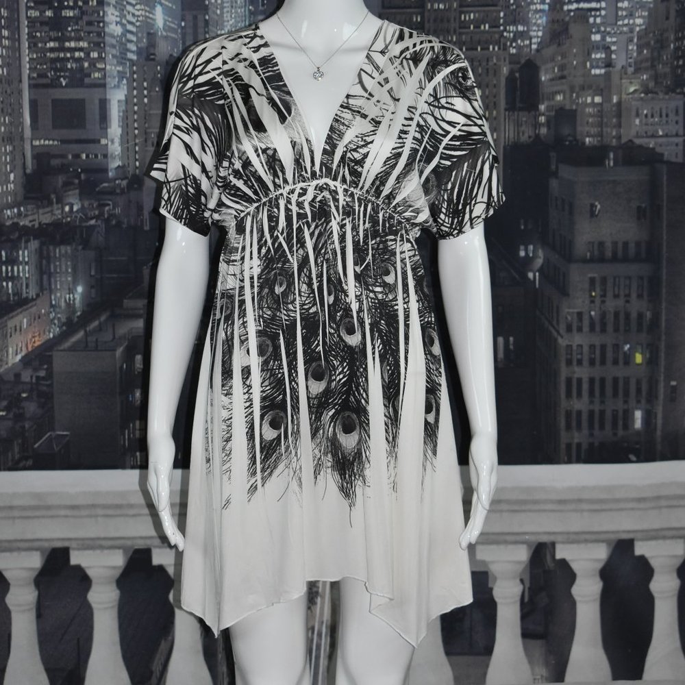 Chesley size M Asymmetrical Hemline Peacock Feather Print Short Sleeve D…